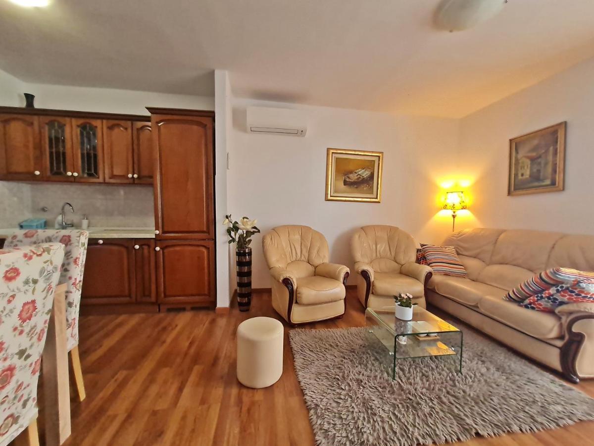 Apartment Nina Marie II Split Exterior photo